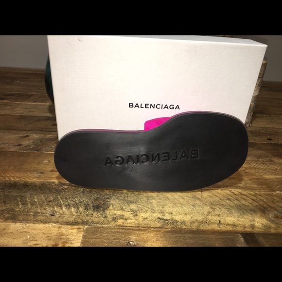 New Balenciaga Hotel Slides - Picture 4 of 4